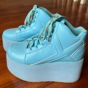 Qozmo Platforms by YRU (powder blue)